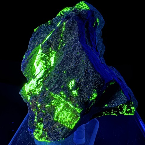 Willemite in - willemite,