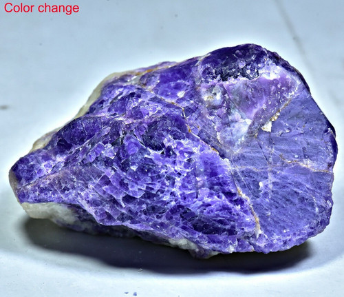 524 carat natural fluorescent - 524,